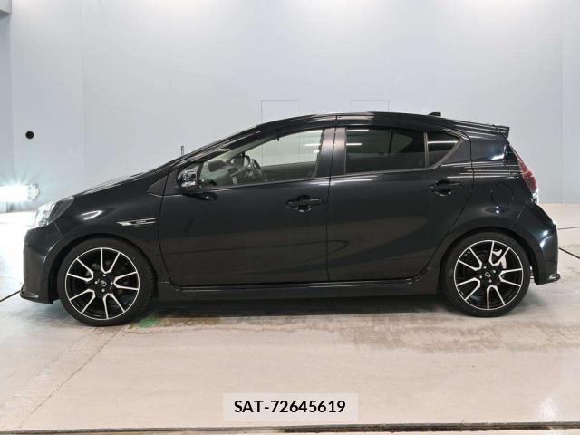 Toyota AQUA 2015-09 8730637-10