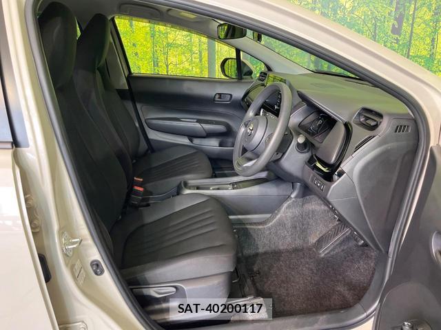 Toyota AQUA 2021-10 8730957-7