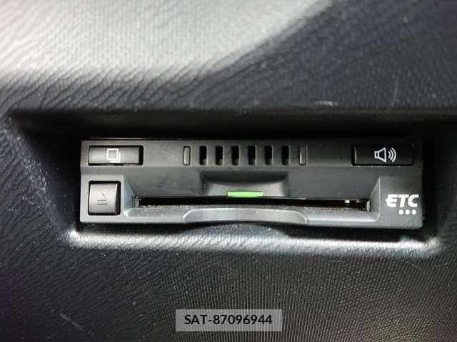 Toyota AQUA 2017-07 8731181-14
