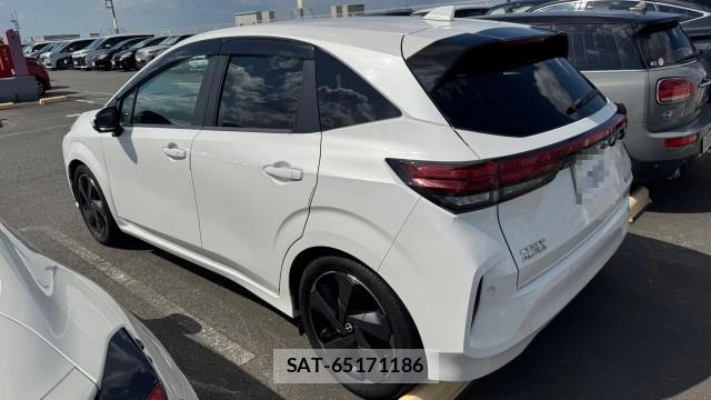 Nissan AURA 2022-04 8729540-11