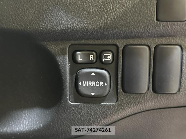 Toyota BB 2016-01 8731432-4