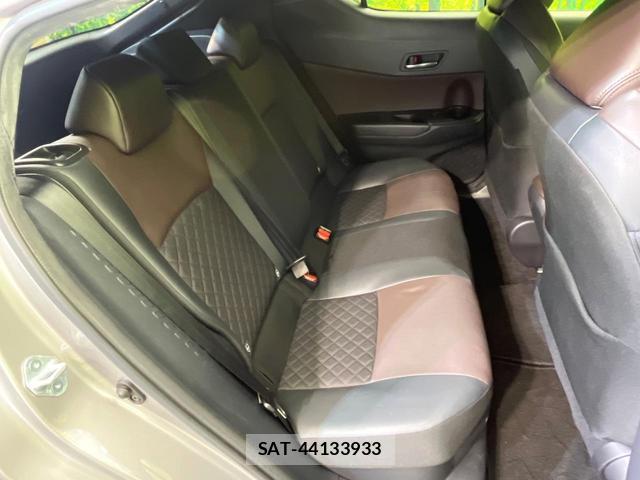 Toyota C-HR 2017-09 8725879-9