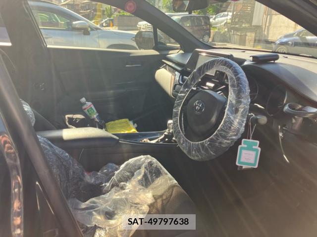 Toyota C-HR 2017-03 8727377-10