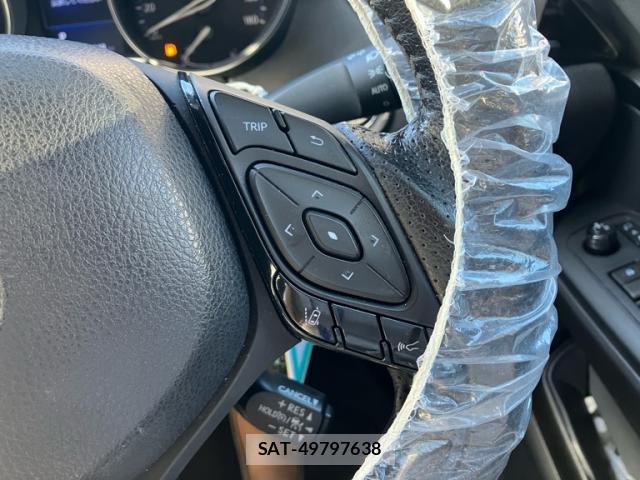 Toyota C-HR 2017-03 8727377-16