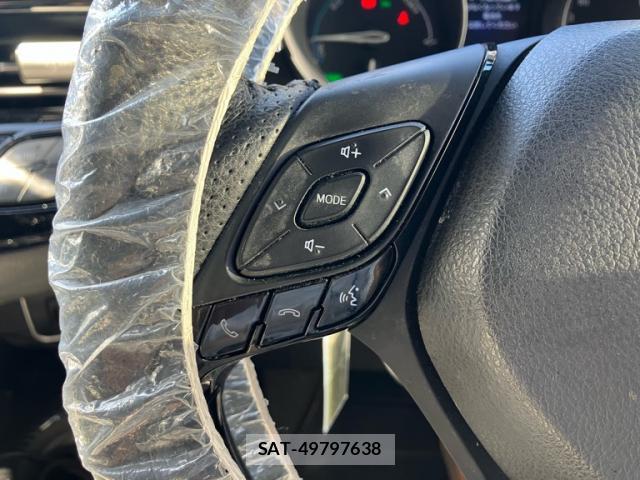 Toyota C-HR 2017-03 8727377-17