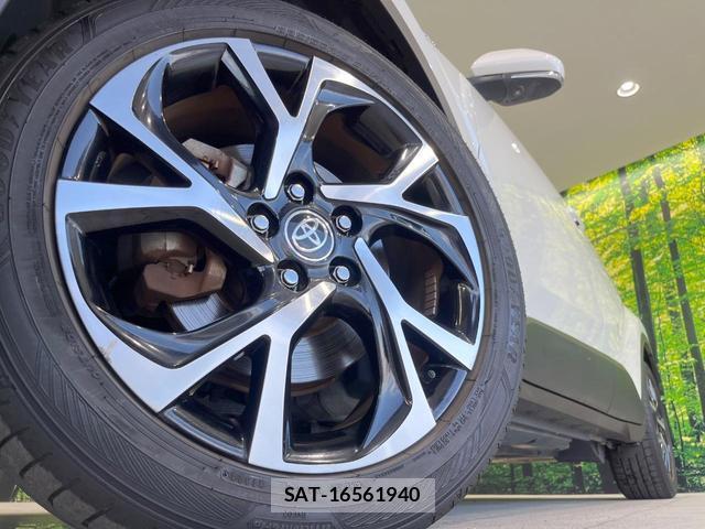 Toyota C-HR 2020-01 8727608-12