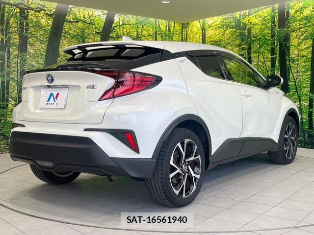 Toyota C-HR 2020-01 8727608-16