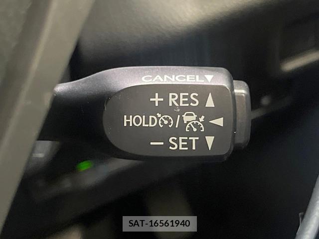 Toyota C-HR 2020-01 8727608-4