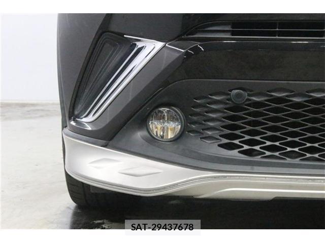 Toyota C-HR 2017-06 8727913-11