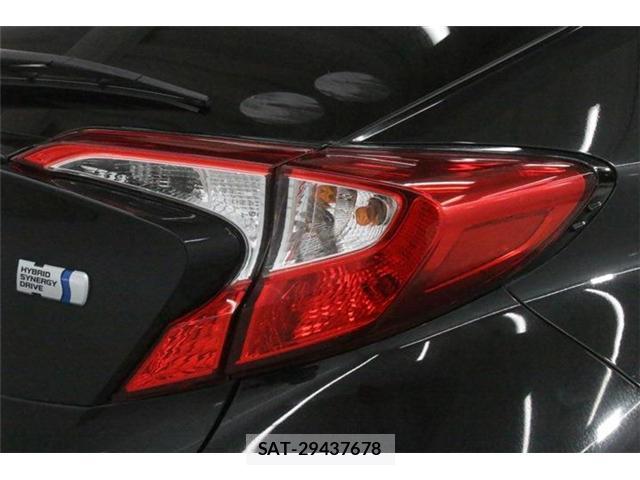 Toyota C-HR 2017-06 8727913-17