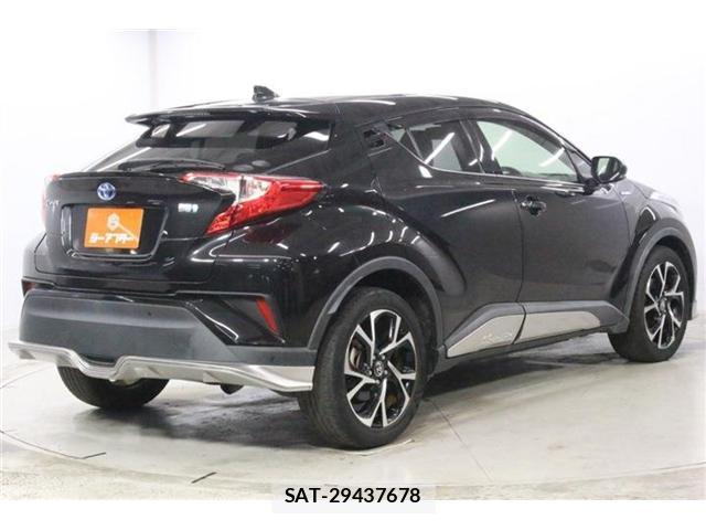 Toyota C-HR 2017-06 8727913-3