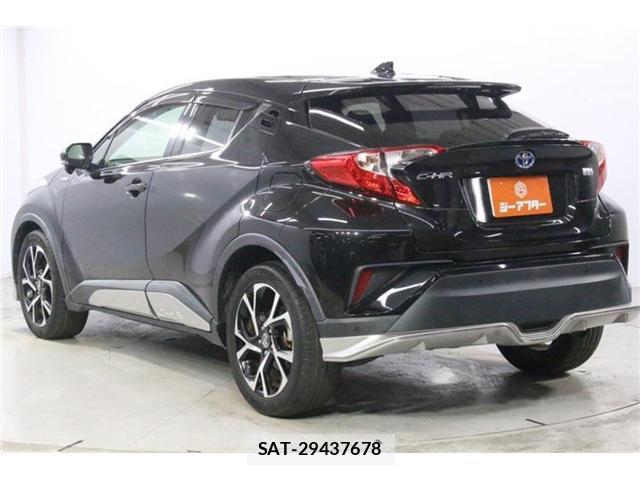 Toyota C-HR 2017-06 8727913-5