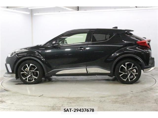 Toyota C-HR 2017-06 8727913-6