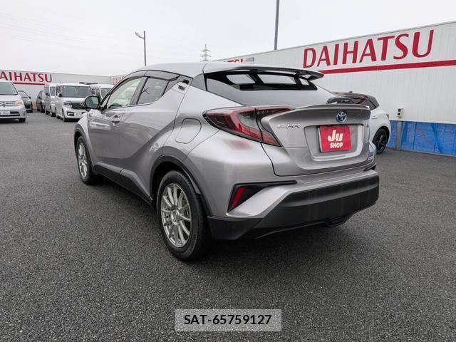 Toyota C-HR 2017-04 8728753-5