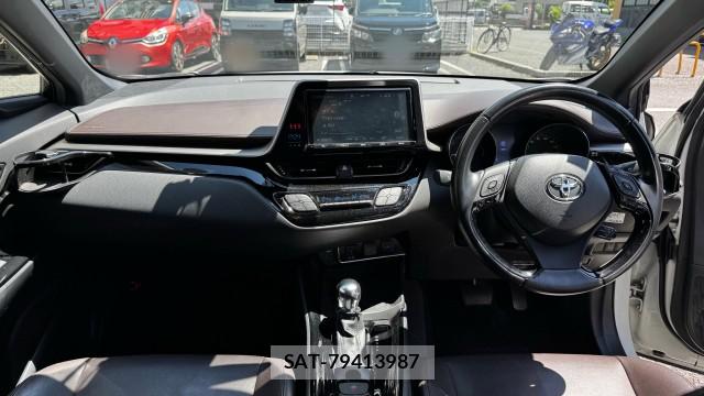 Toyota C-HR 2017-12 8729585-15