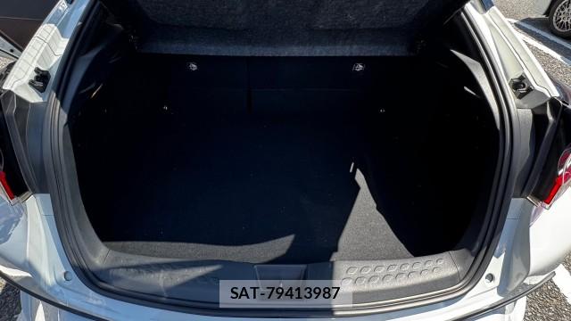Toyota C-HR 2017-12 8729585-16