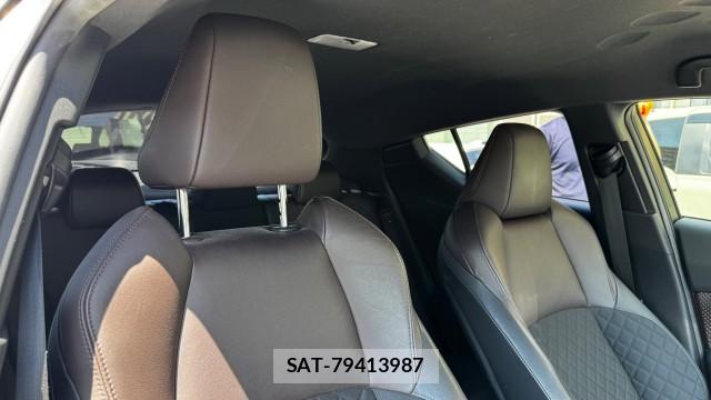 Toyota C-HR 2017-12 8729585-4