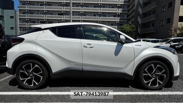 Toyota C-HR 2017-12 8729585-9