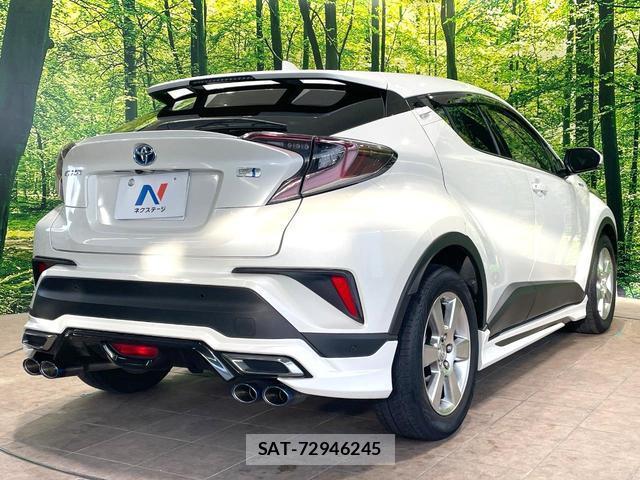 Toyota C-HR 2017-03 8729693-16