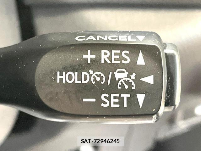 Toyota C-HR 2017-03 8729693-6