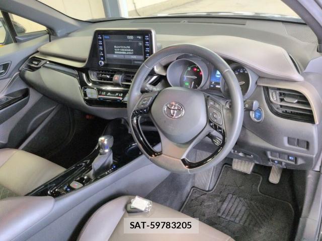 Toyota C-HR 2021-10 8730012-2