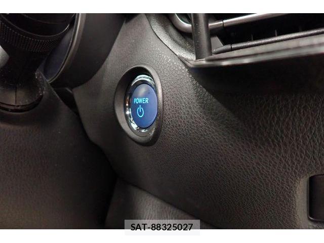 Toyota C-HR 2017-08 8730770-17