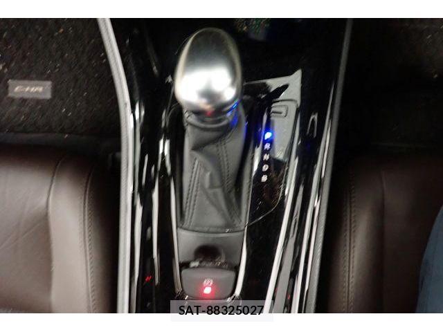 Toyota C-HR 2017-08 8730770-19