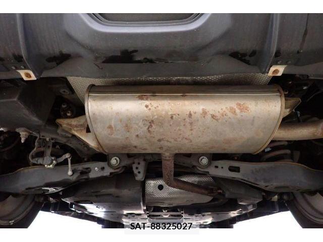 Toyota C-HR 2017-08 8730770-9