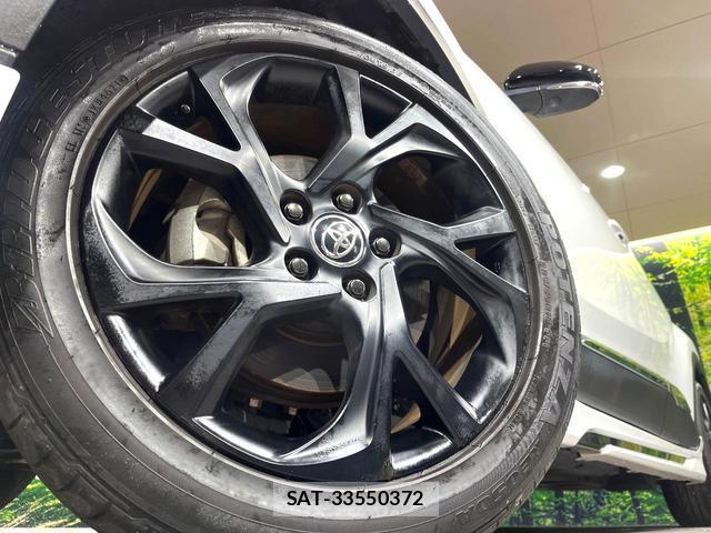 Toyota C-HR 2021-12 8730991-12