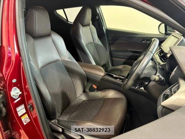 Toyota C-HR 2017-03 8731367-10