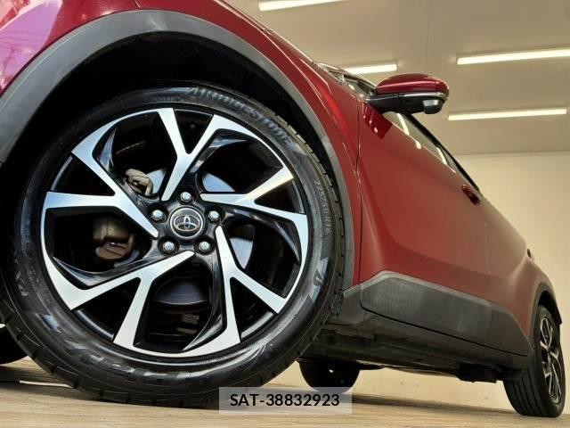 Toyota C-HR 2017-03 8731367-18