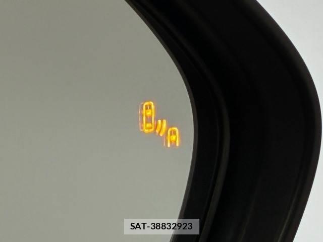Toyota C-HR 2017-03 8731367-4