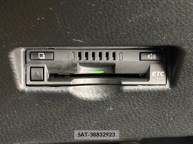 Toyota C-HR 2017-03 8731367-8