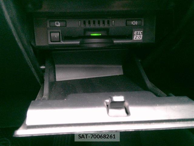 Toyota CAMRY 2019-02 8726974-16