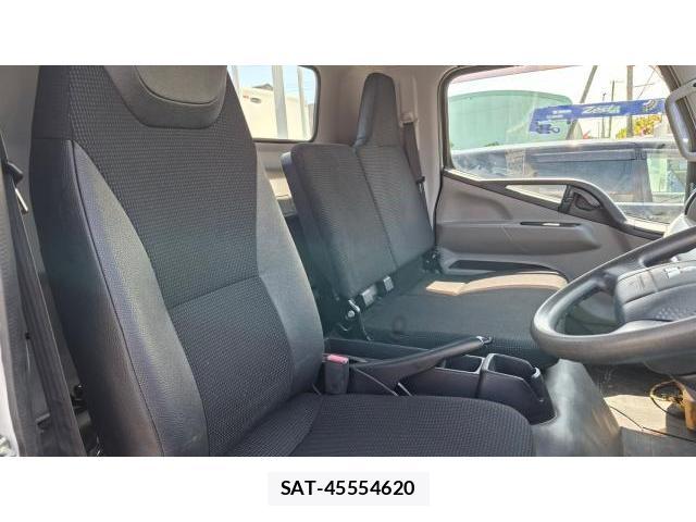 MITSUBISHI FUSO CANTER 2018-06 8727825-9