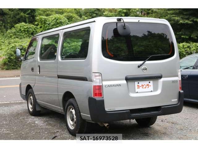 Nissan Caravan 2003-09 8725833-10