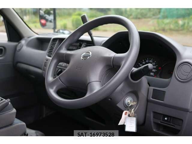 Nissan Caravan 2003-09 8725833-14