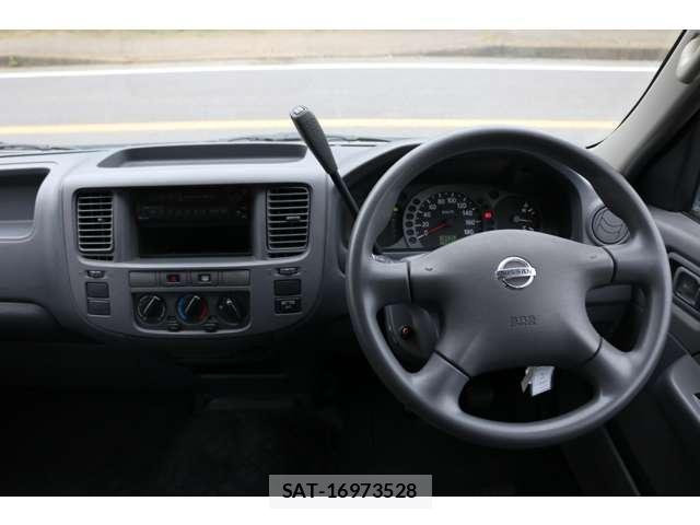 Nissan Caravan 2003-09 8725833-19