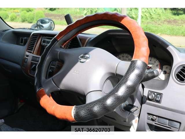 Nissan Caravan 2007-03 8725835-14