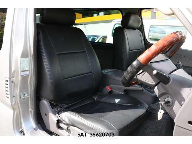 Nissan Caravan 2007-03 8725835-15
