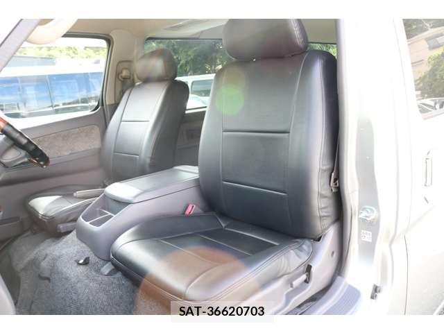 Nissan Caravan 2007-03 8725835-17