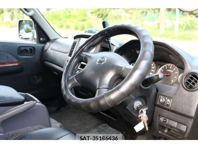 Nissan Caravan 2010-09 8725836-14