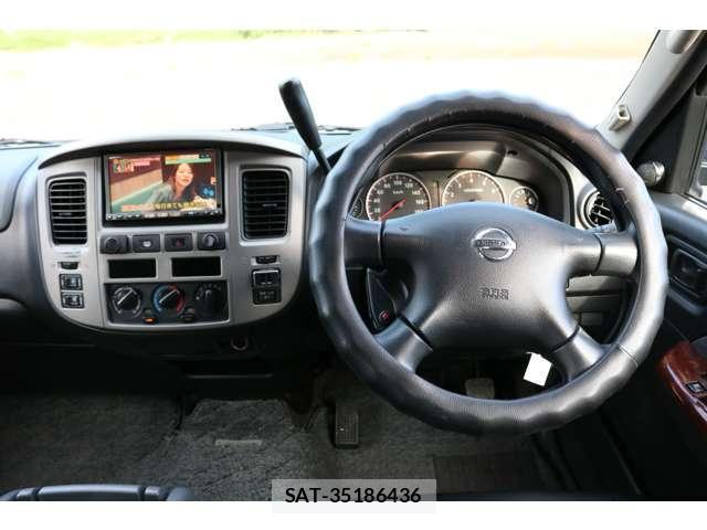 Nissan Caravan 2010-09 8725836-19