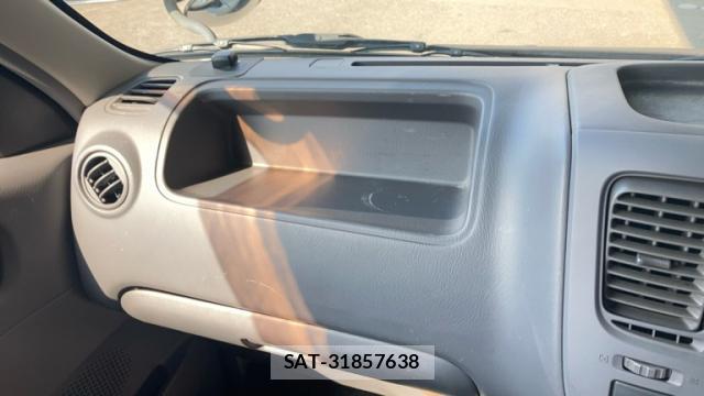 Nissan Caravan 2003-10 8727309-11