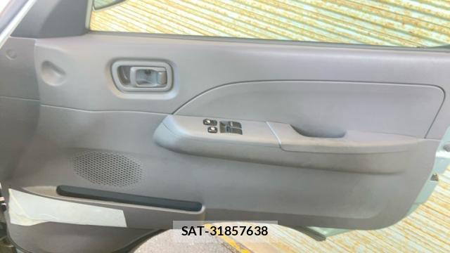 Nissan Caravan 2003-10 8727309-16