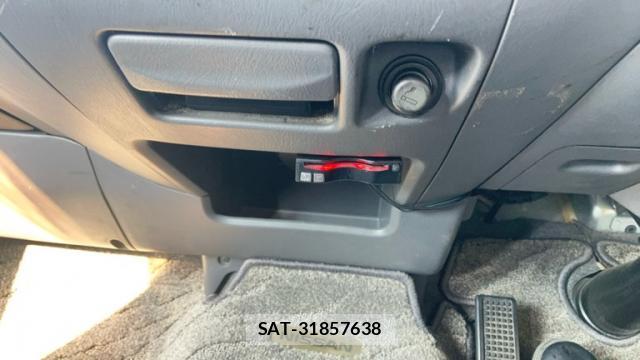 Nissan Caravan 2003-10 8727309-18