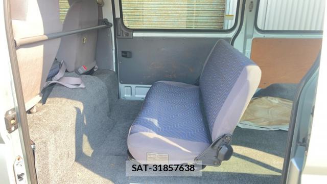 Nissan Caravan 2003-10 8727309-4