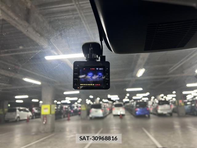 Daihatsu CAST 2018-06 8730714-15