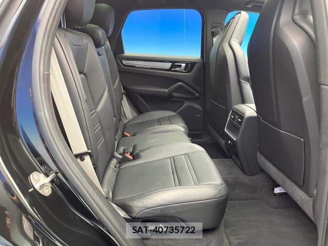 Porsche CAYENNE 2022-10 8725983-9