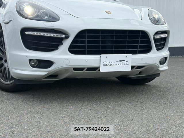 Porsche CAYENNE 2012-12 8726103-10